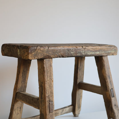Medium elm stool - Ivy