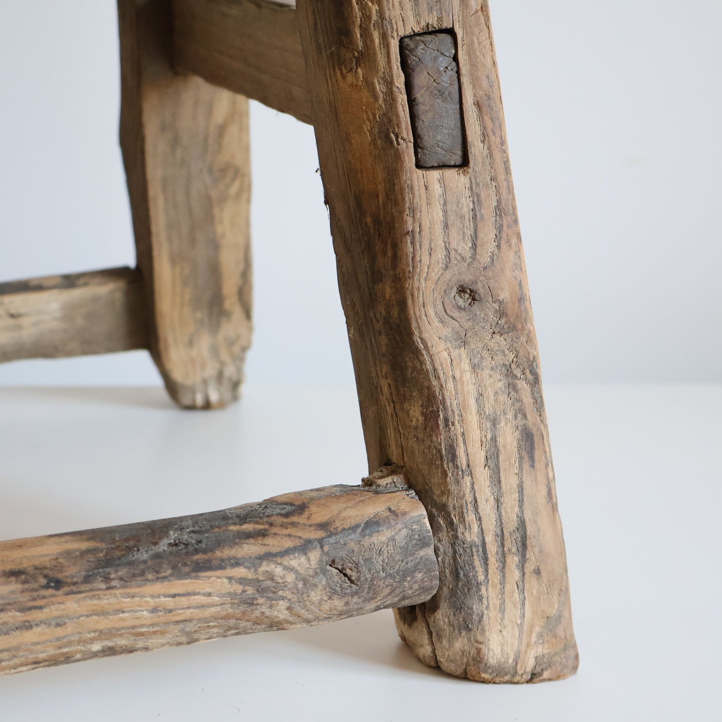 Medium elm stool - Ivy