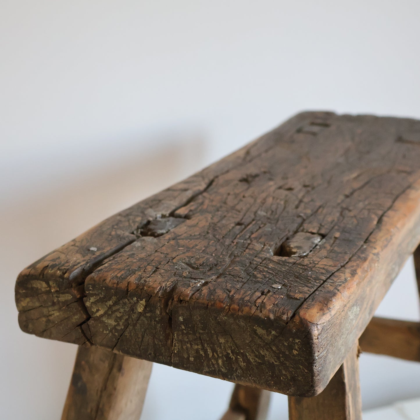 Medium elm stool - Ivy