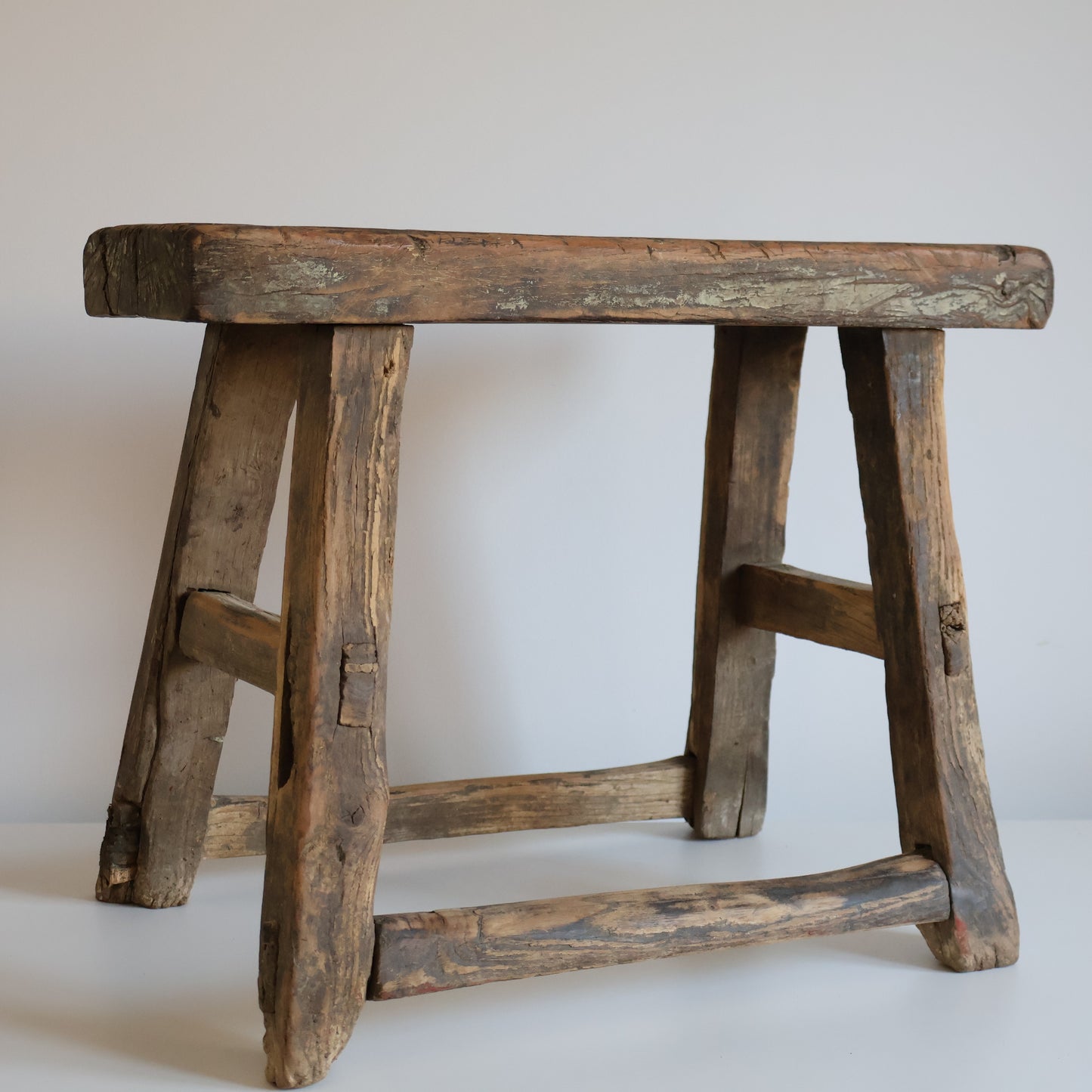 Medium elm stool - Ivy