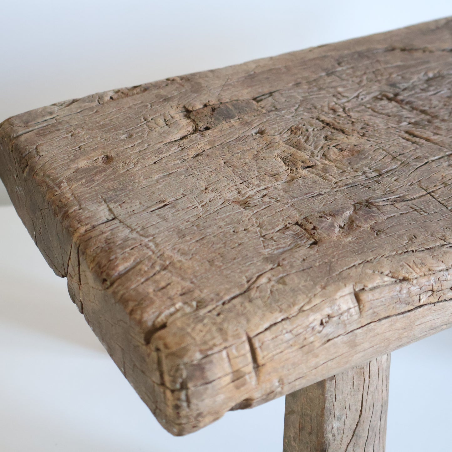 Medium elm stool - Betsy