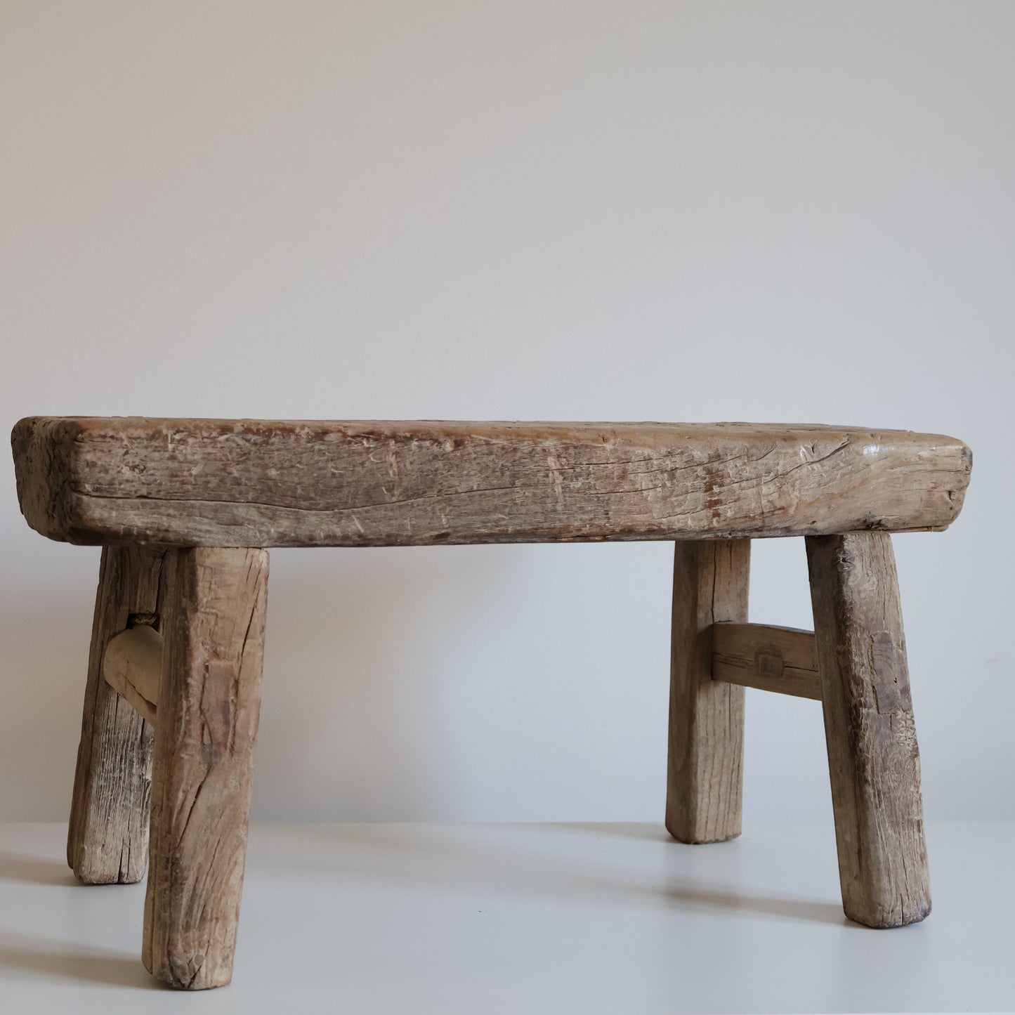 Medium elm stool - Edith