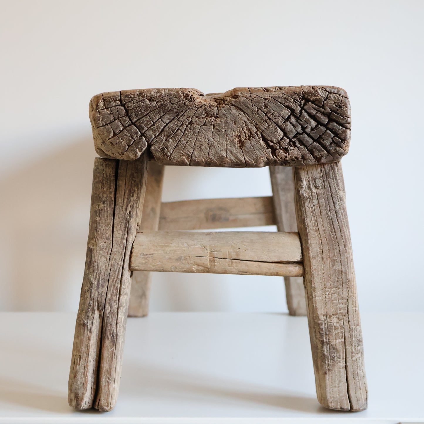 Medium elm stool - Edith