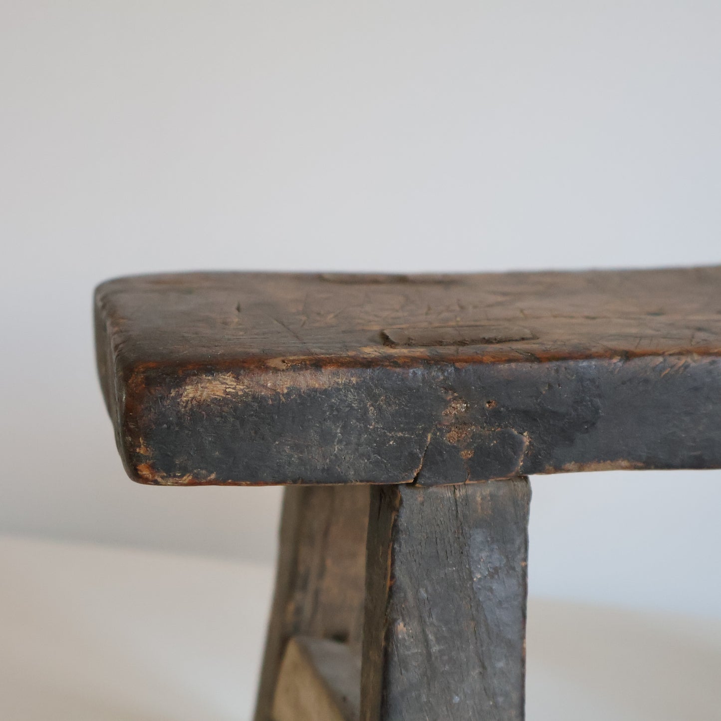 Small elm stool - Percy
