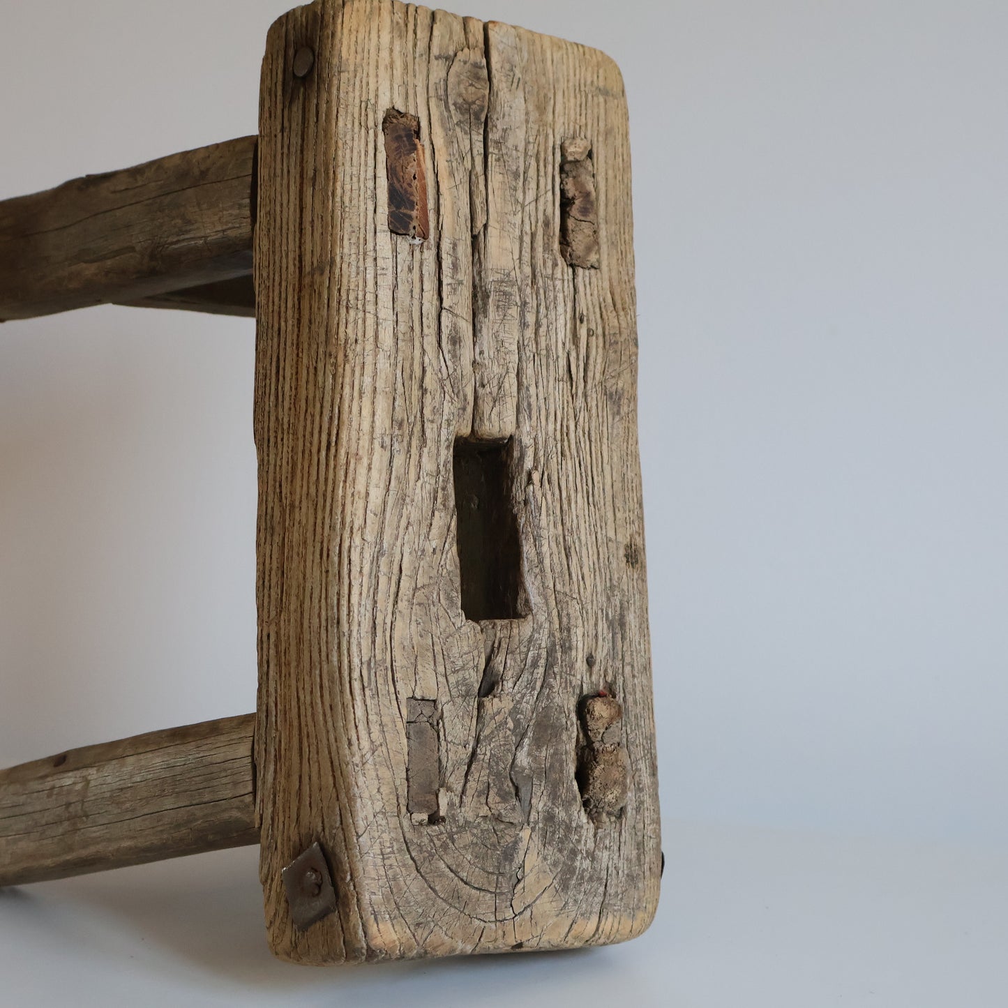 Small elm stool - Amos
