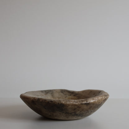 Aged marble bowl - Wini