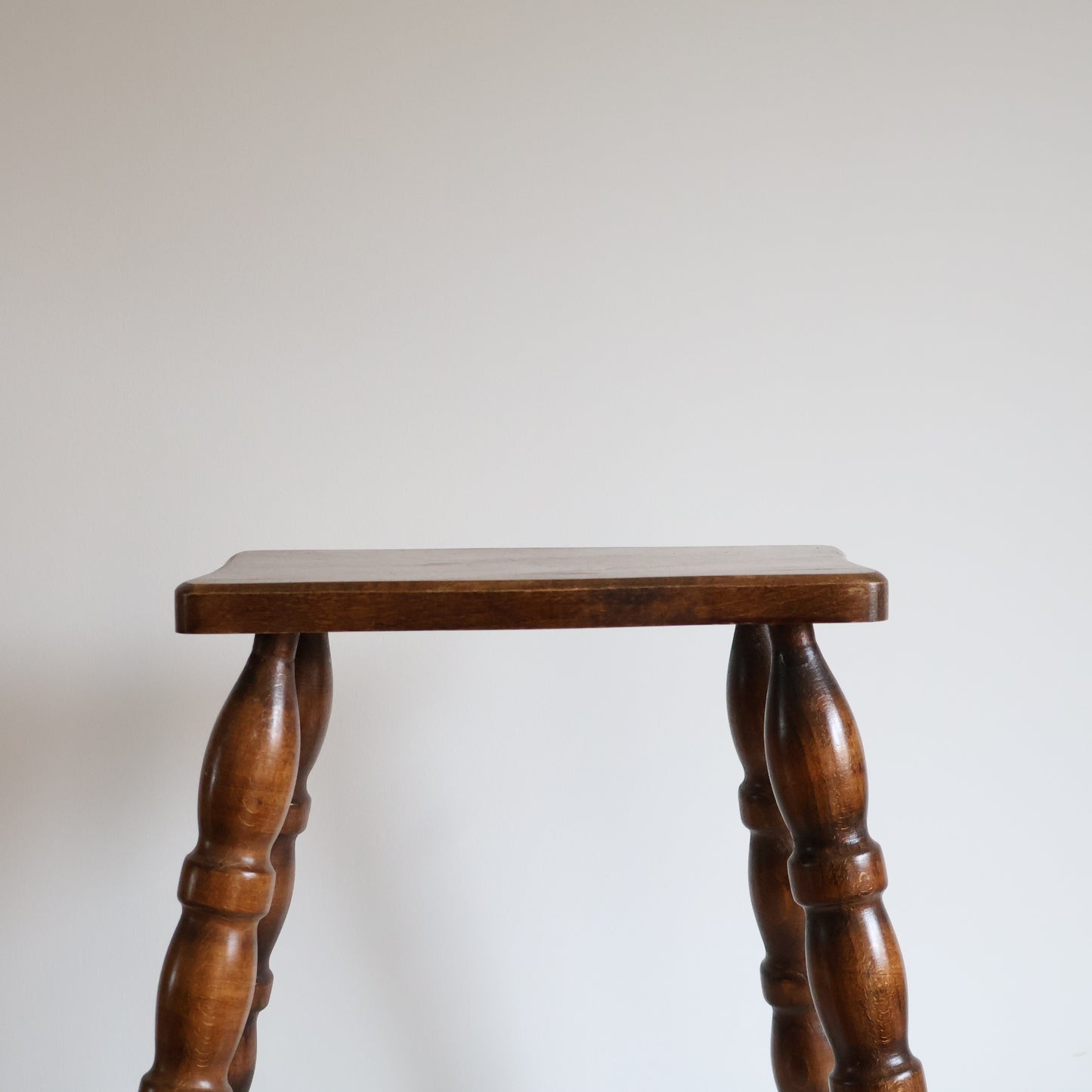 Bobbin stool 02