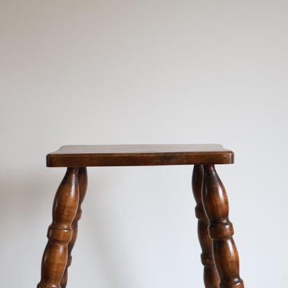 Bobbin stool 02