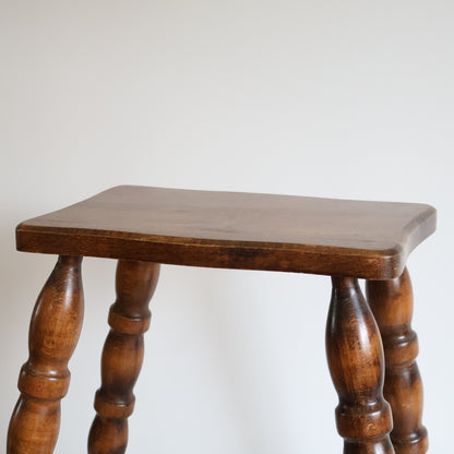 Bobbin stool 02