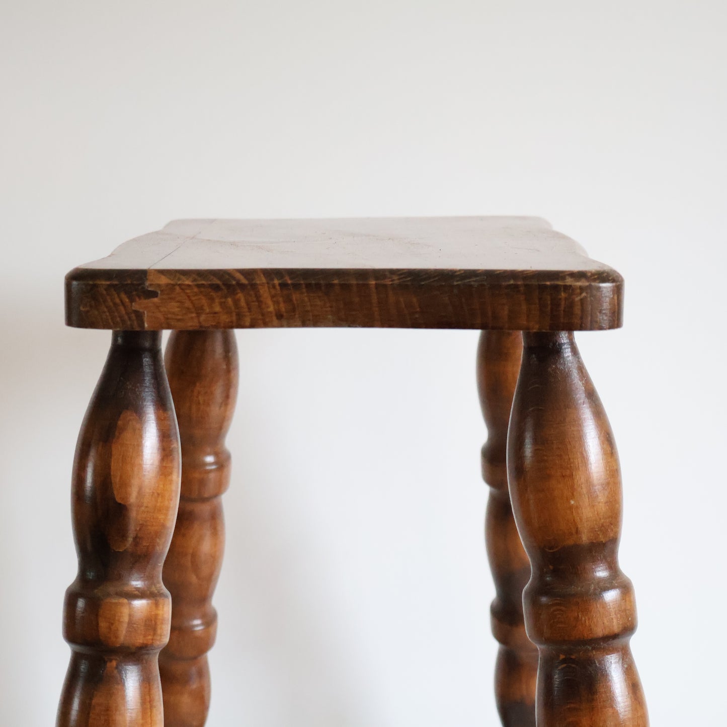 Bobbin stool 02