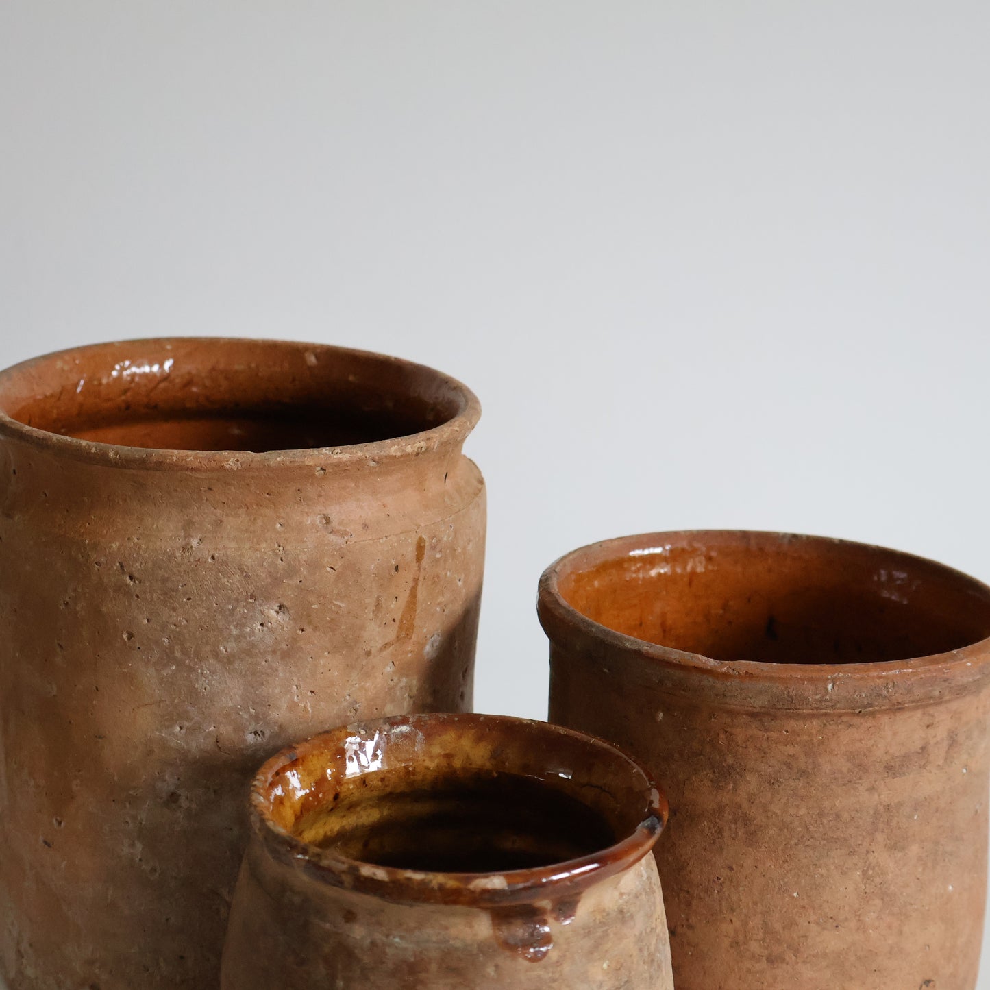 Medium terracotta pot
