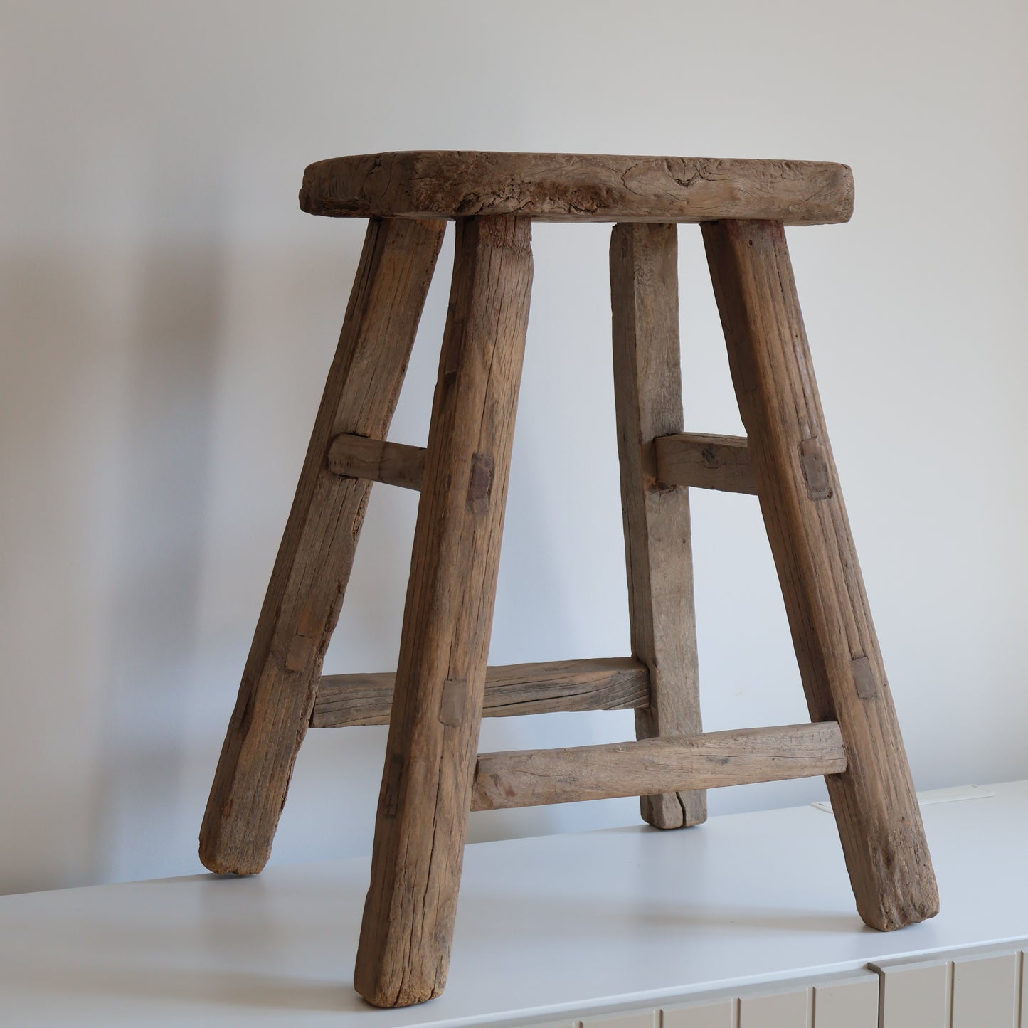 Tall elm stool - Fern