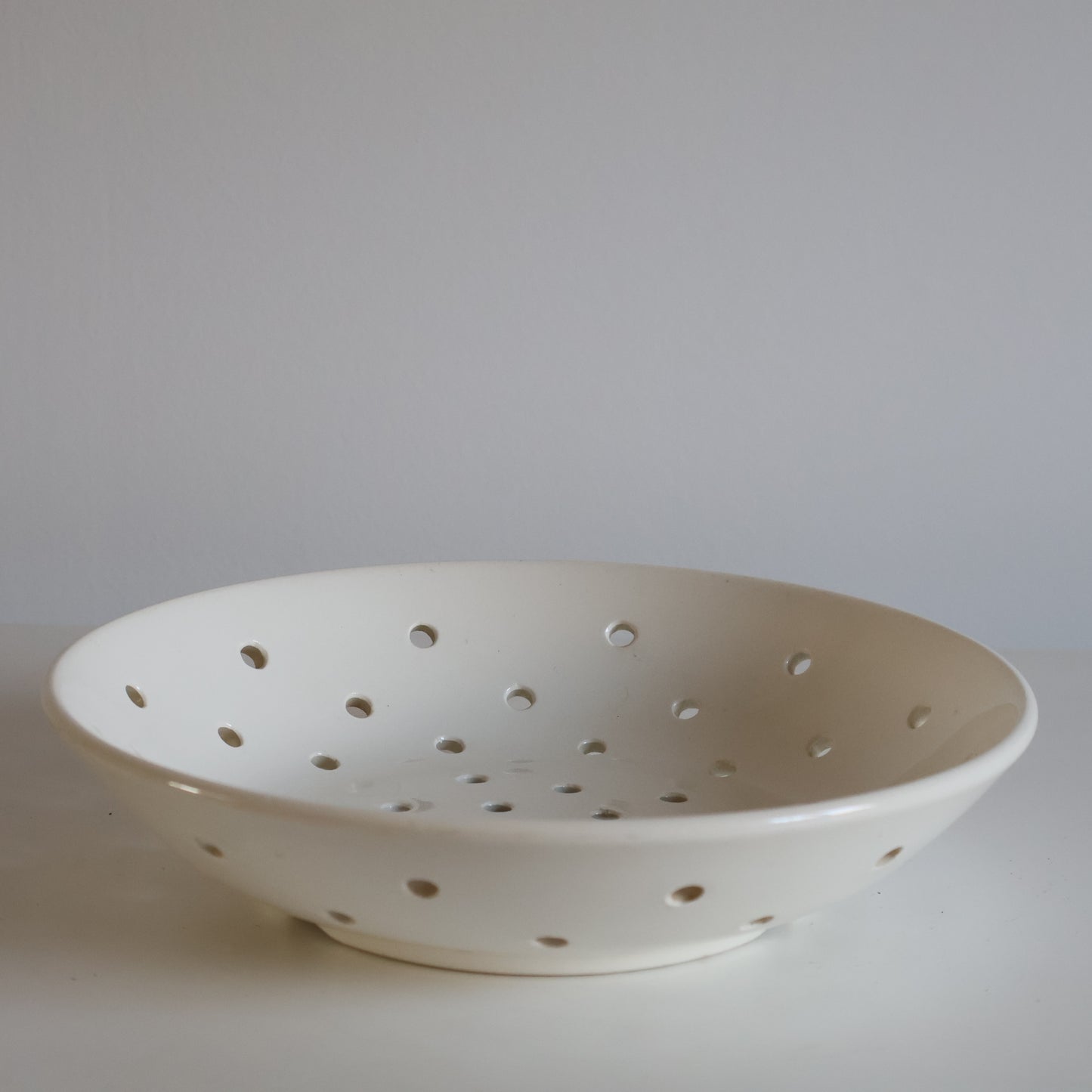 Digoin berry bowl