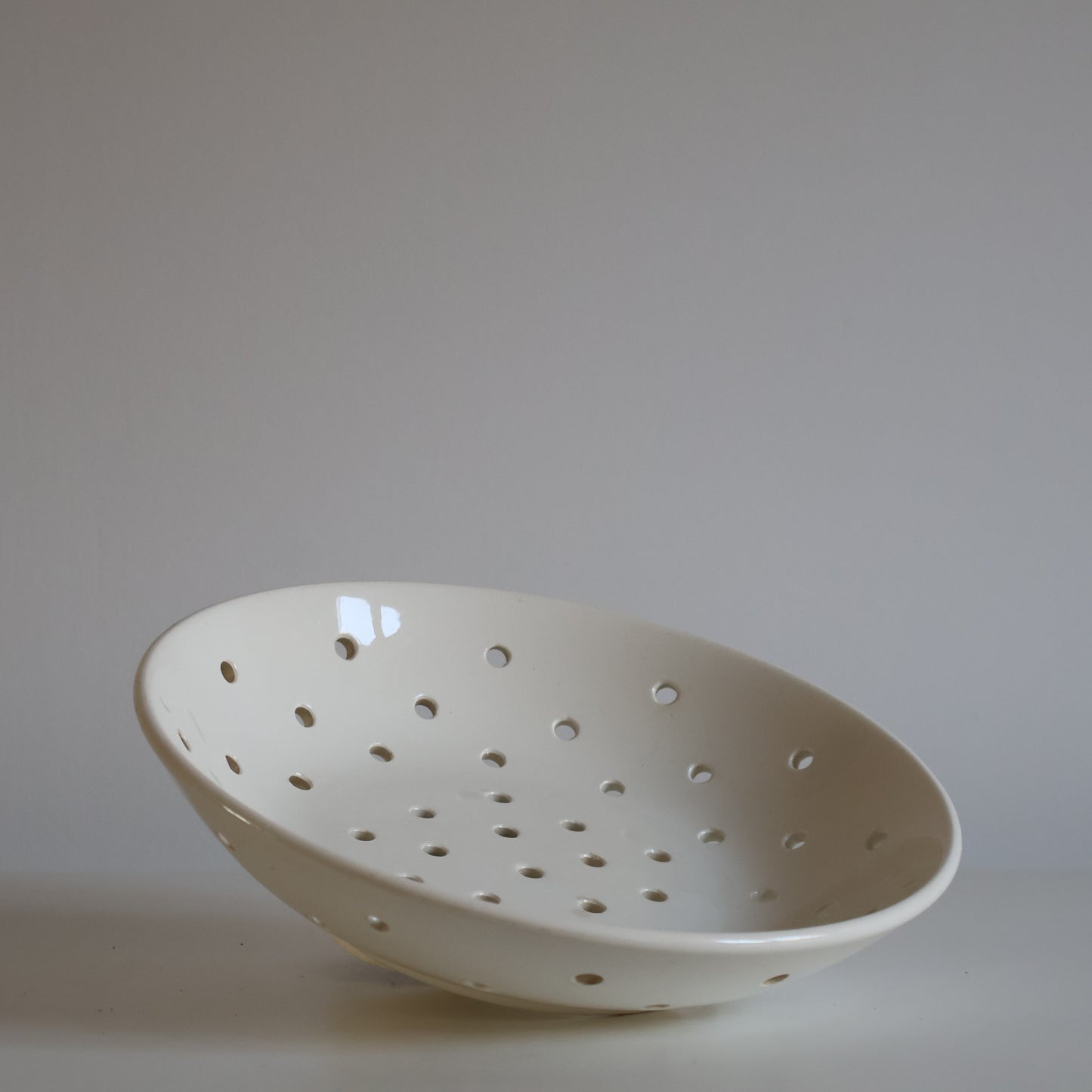 Digoin berry bowl