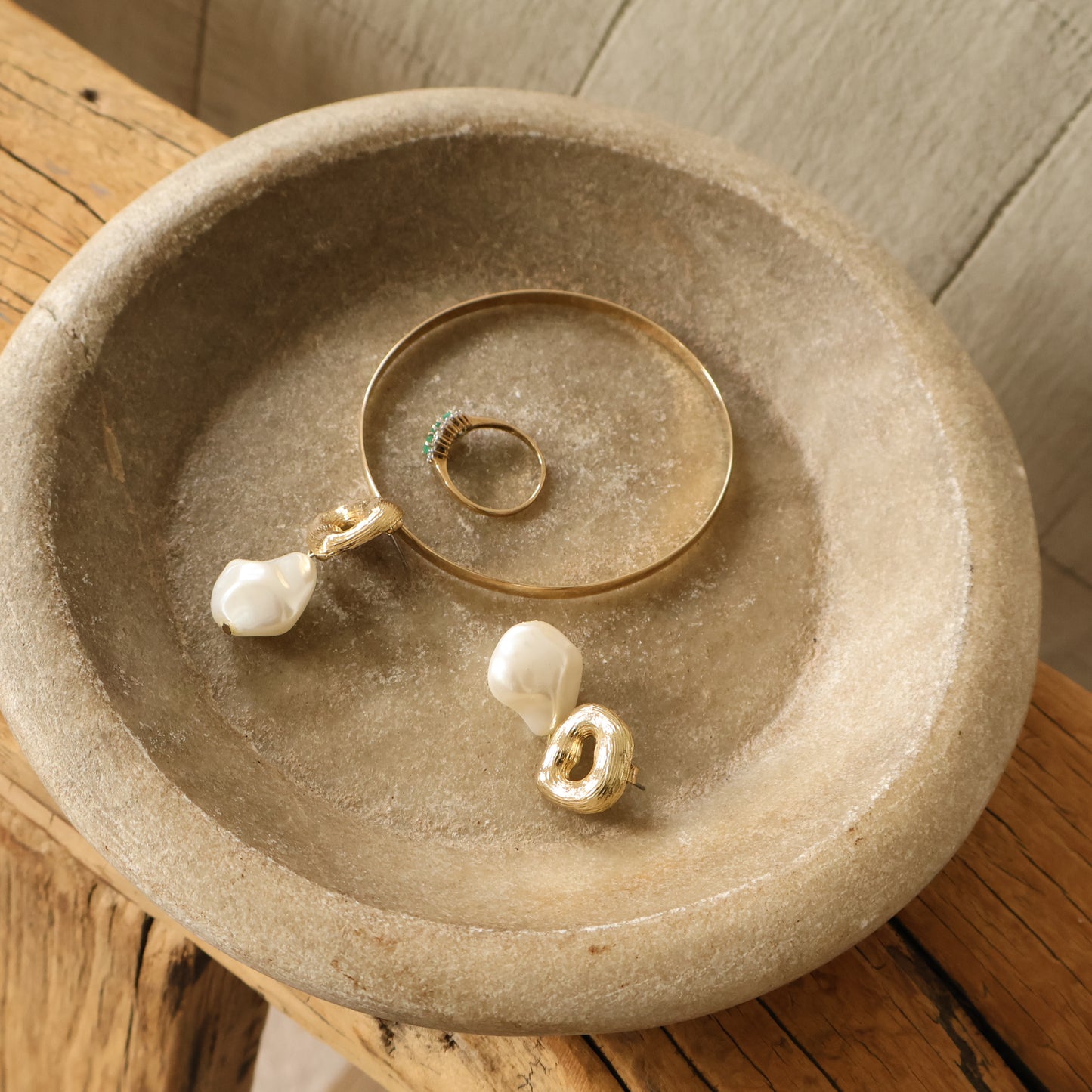 Aged marble bowl - Olin