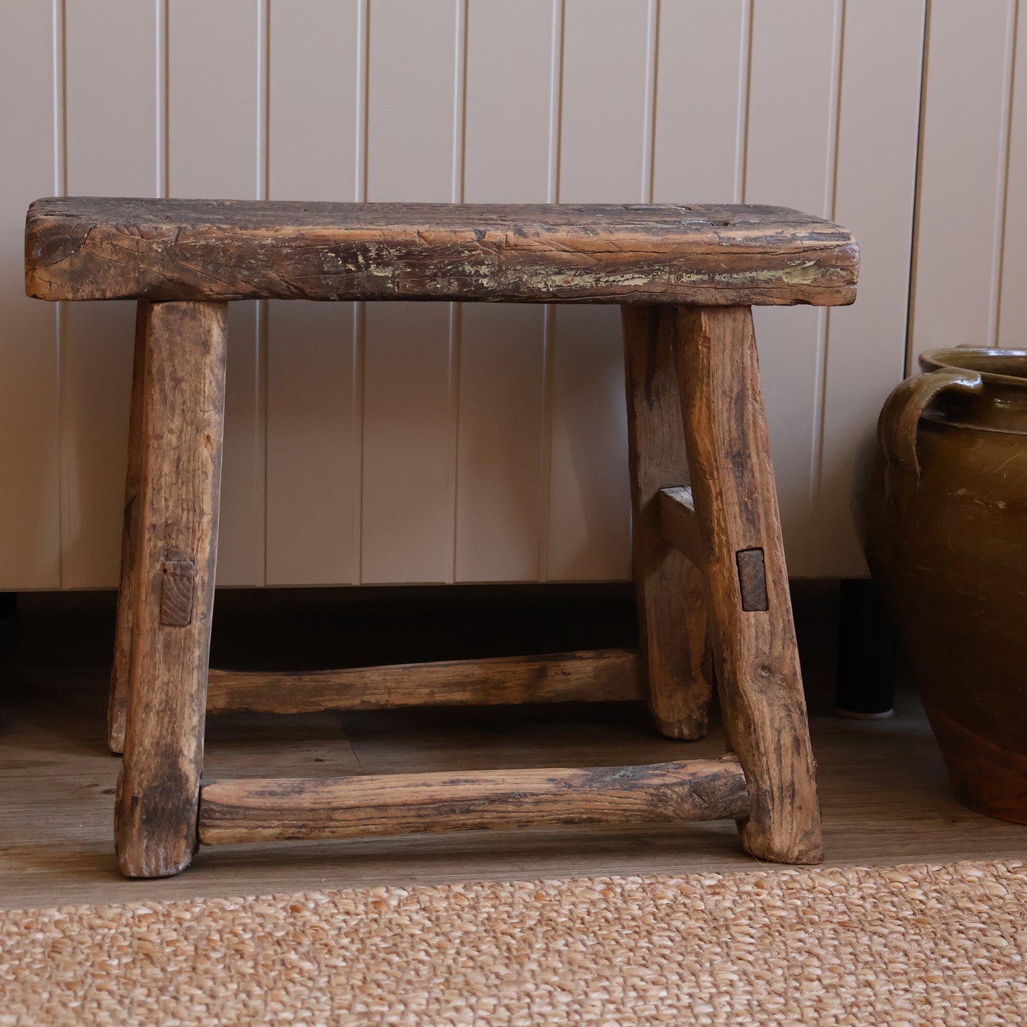 Medium elm stool - Ivy