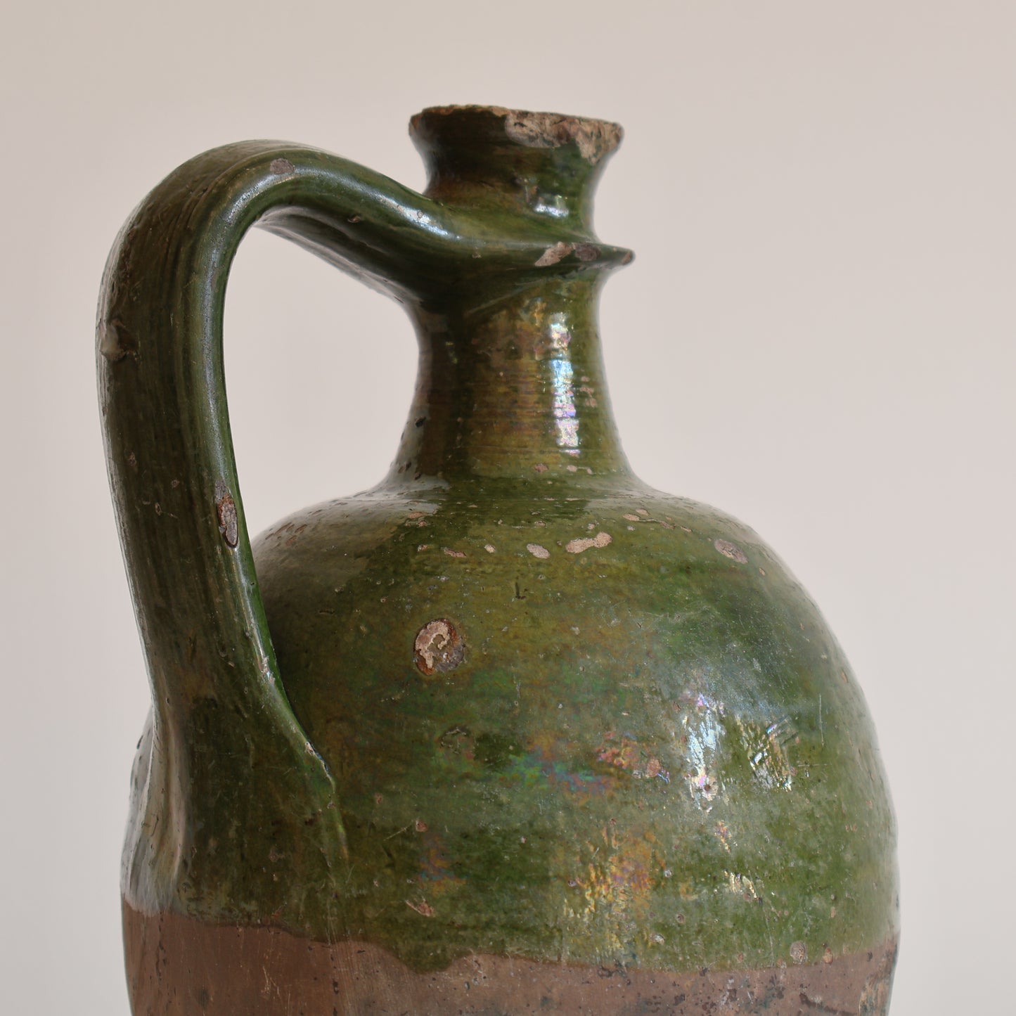 Oil jug - Clover
