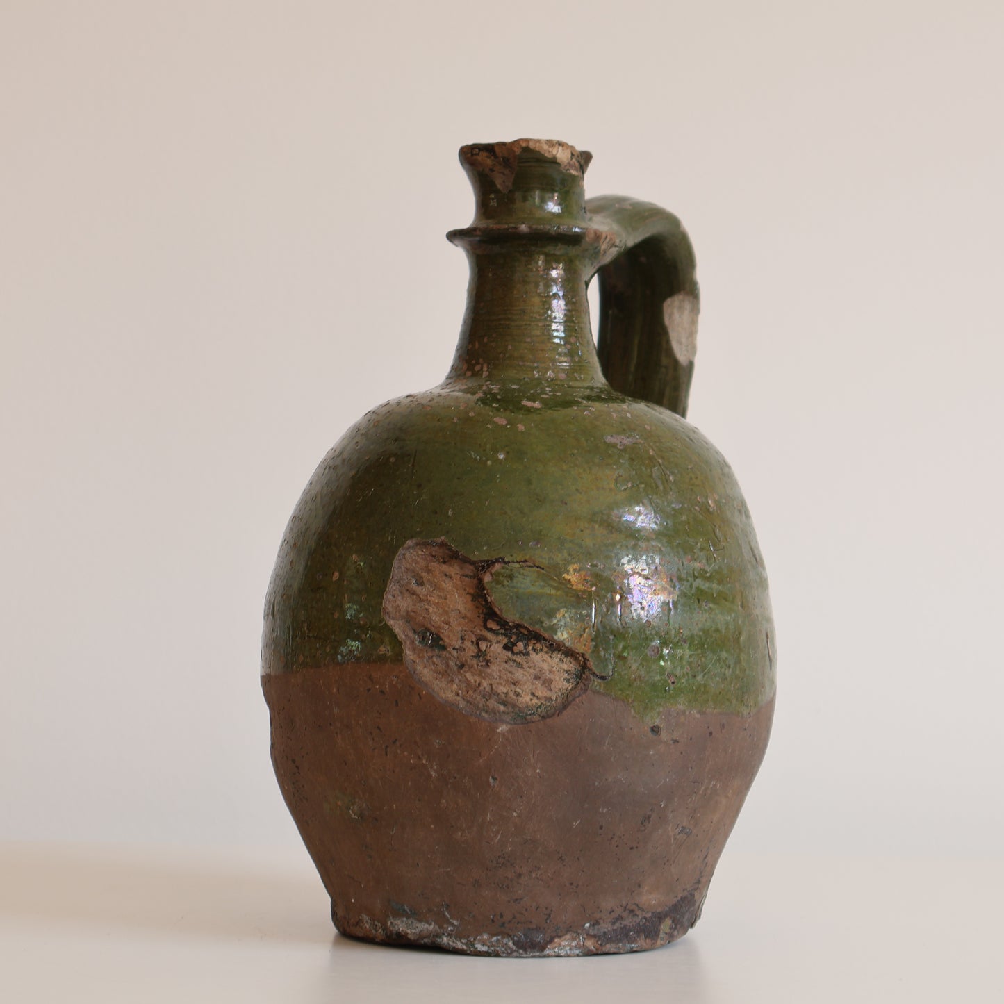 Oil jug - Clover