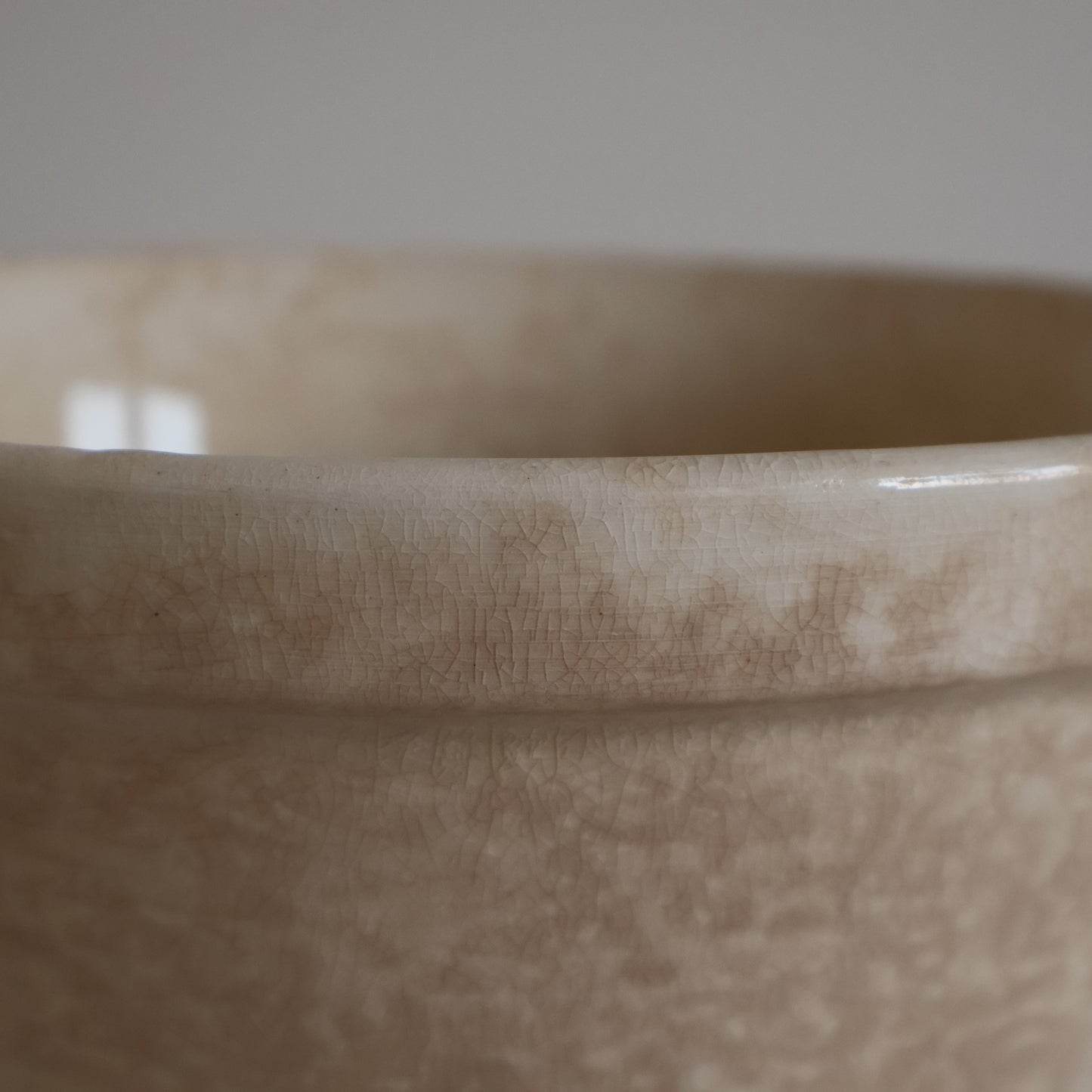 Mottled bowls