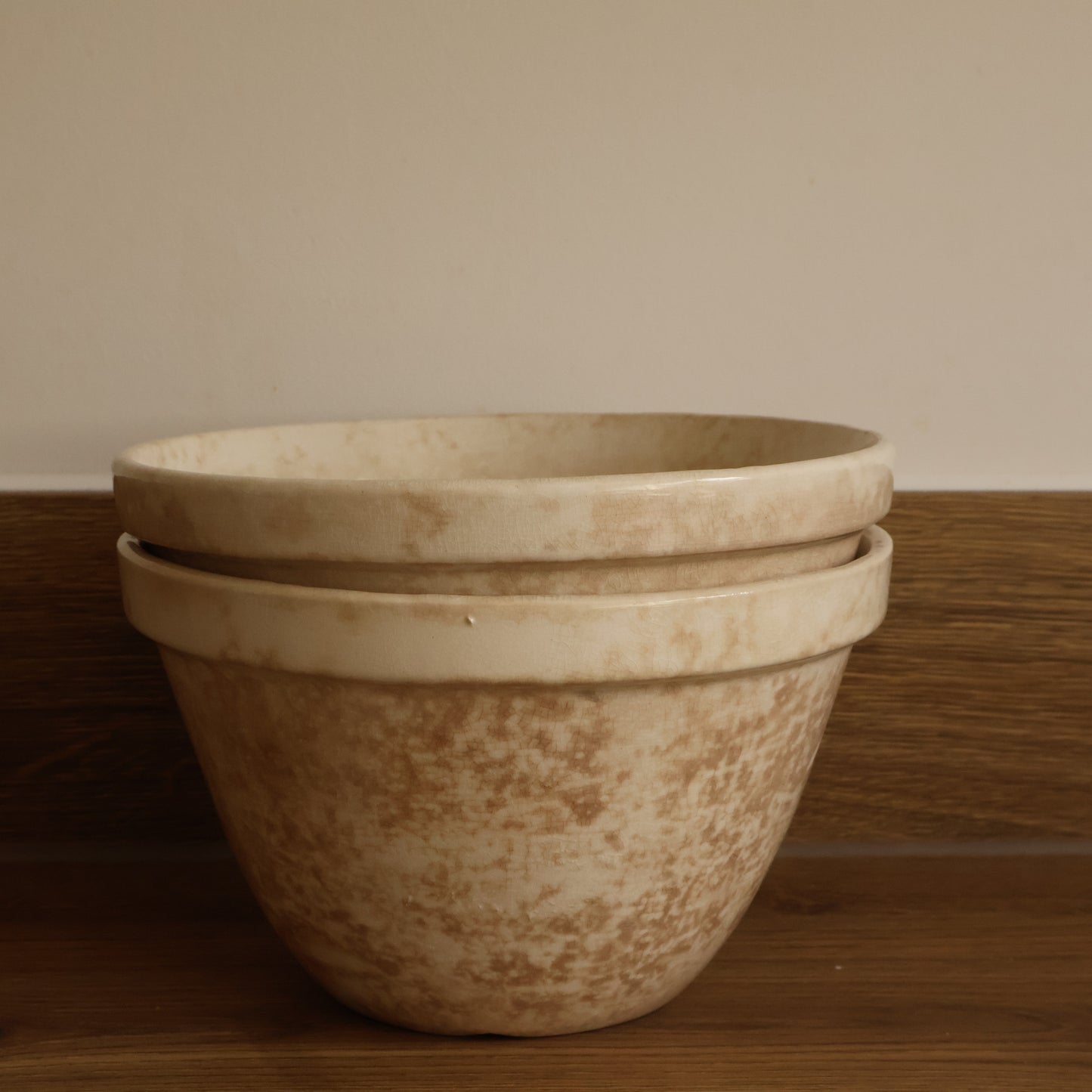 Mottled bowls