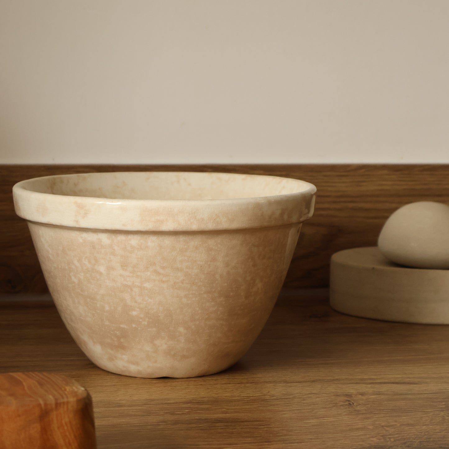 Mottled bowls