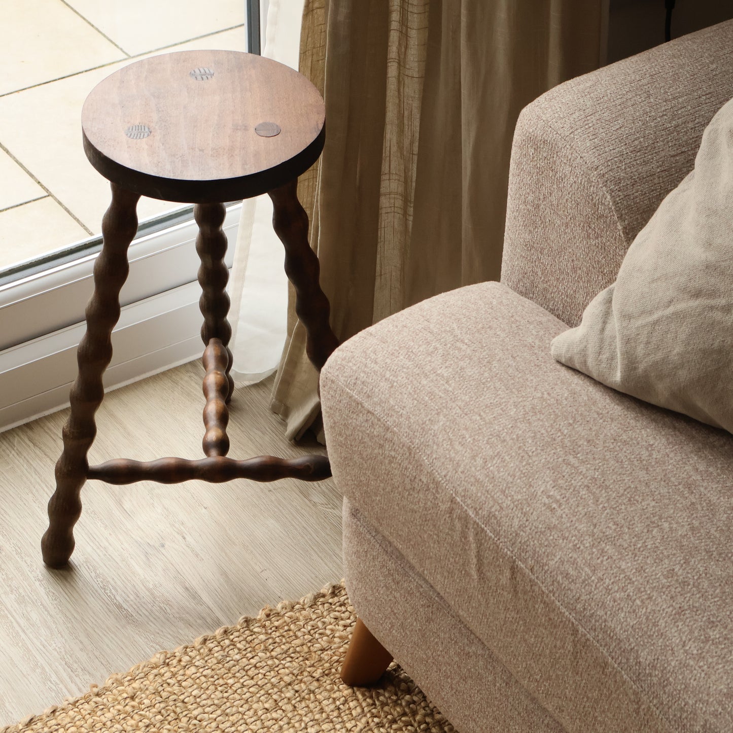 Bobbin stool 05